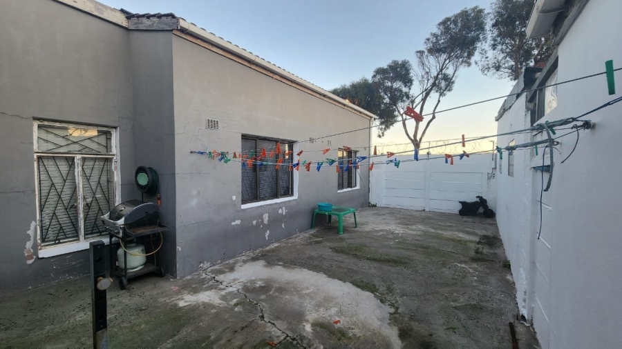 4 Bedroom Property for Sale in Portlands Western Cape